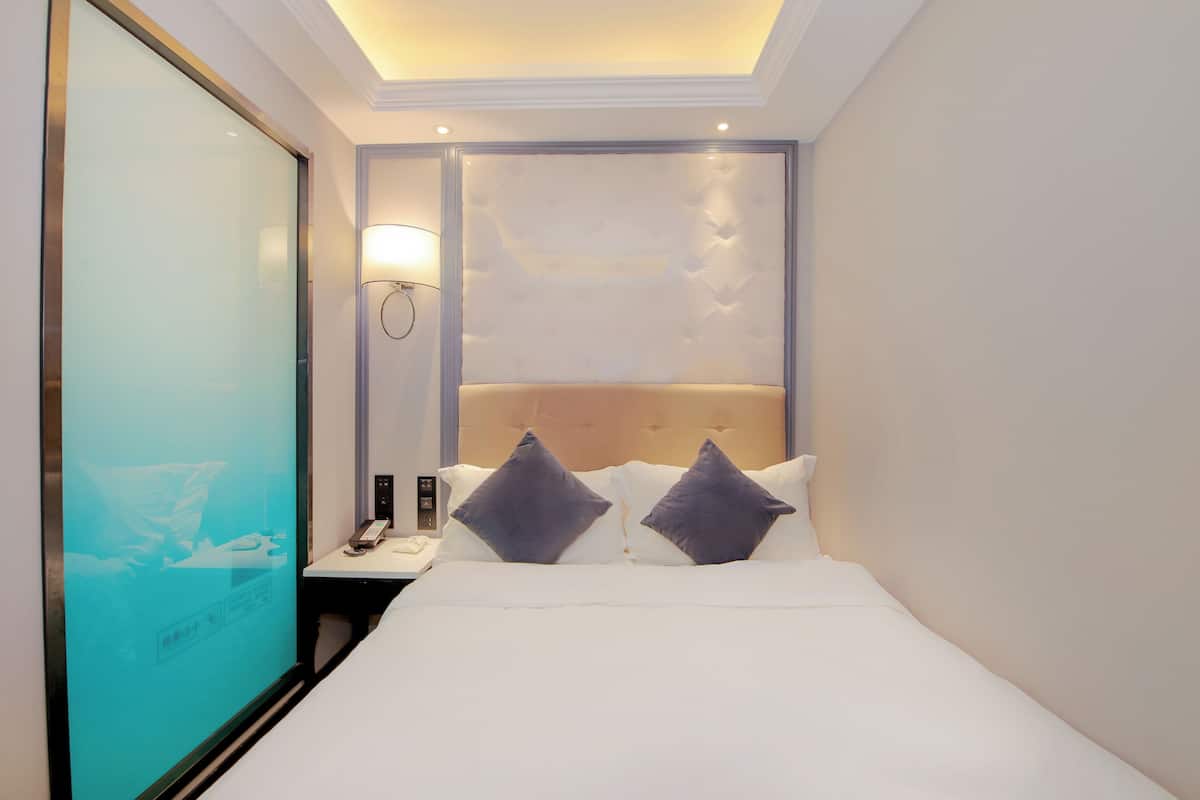 Luxury Triple Room | Blackout curtains, soundproofing, free WiFi