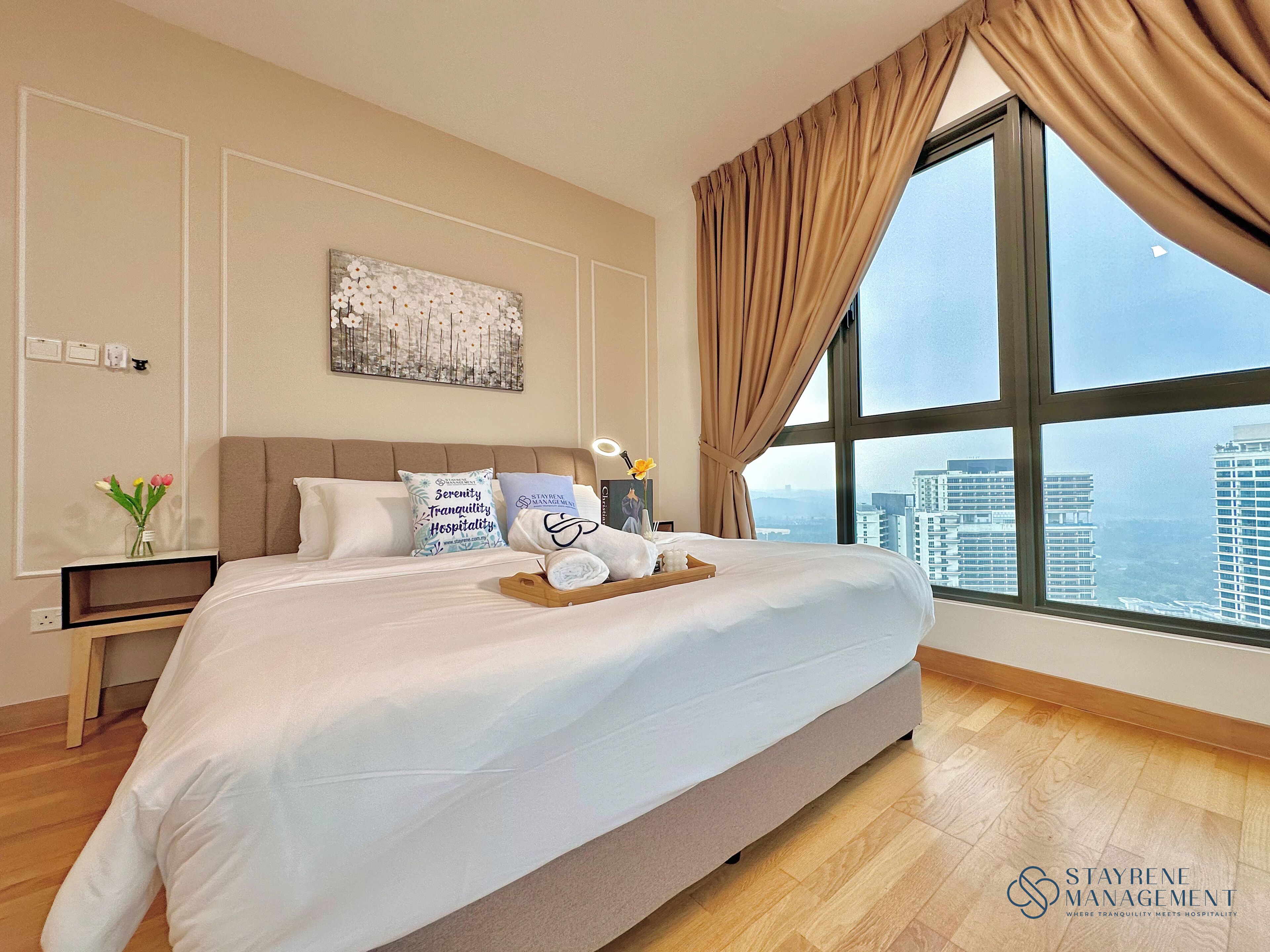 Deluxe Apartment, 4 Bedrooms, Balcony, Sea View | Langsir/tirai gelap terus, seterika/papan seterika, Wi-fi percuma 