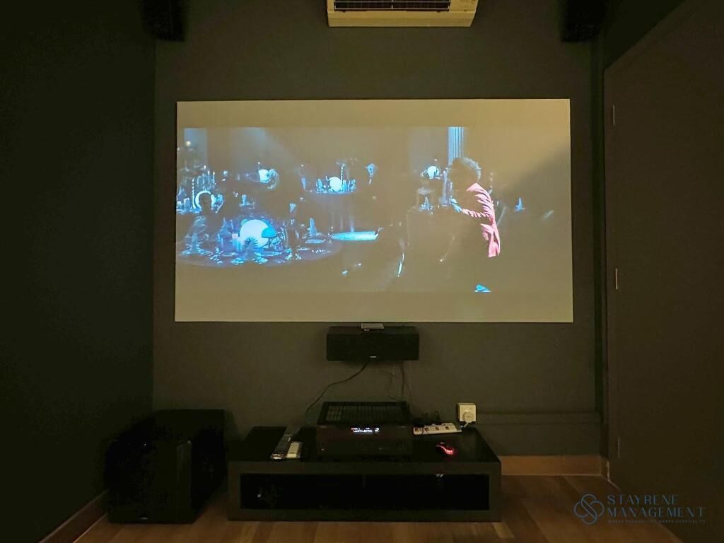 Superior Apartment, 4 Bedrooms, Balcony, Sea View | Interior