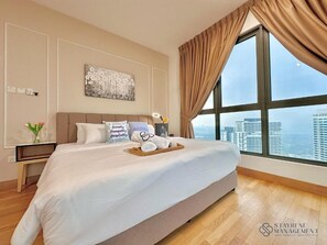 Blackout curtains, iron/ironing board, free WiFi - Teega Residence by Stayrene  (Iskandar Puteri)