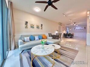 Deluxe Apart Daire, 4 Yatak Odası, Balkon, Deniz Manzaralı | Oturma alanı