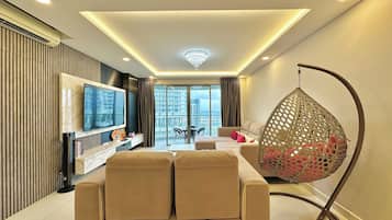 Superior Apartment, 4 Bedrooms, Balcony, Sea View | Ruang tamu