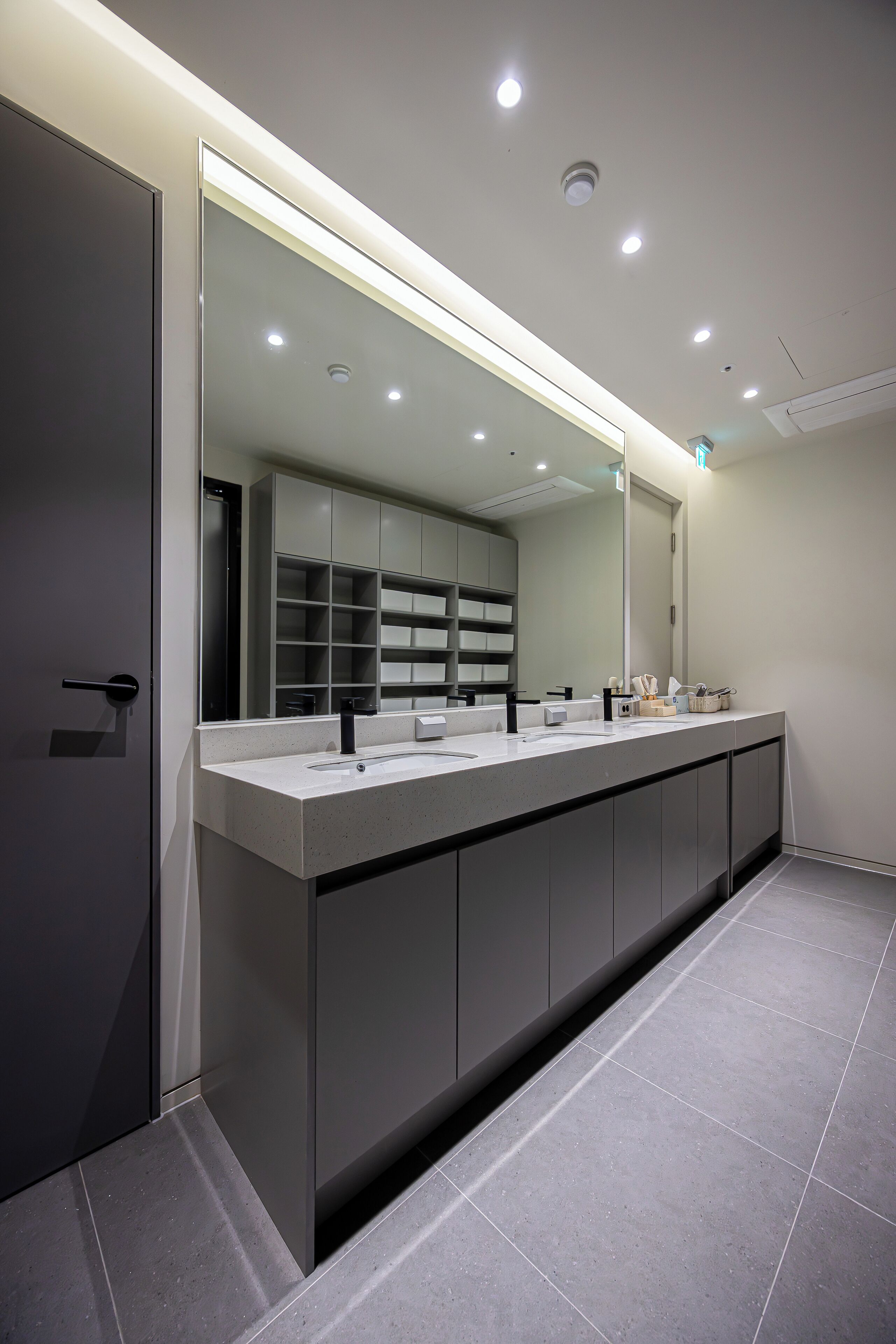 Shared Dormitory, Men only, Non Smoking