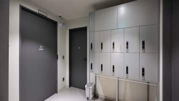 Desk, laptop workspace, free WiFi, bed sheets