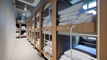 Shared Dormitory, Men only, Non Smoking