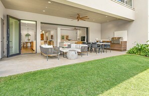 Outdoor dining - Maui Resort Rentals: 6BR Retreat at Kaanapali’s Newest Luxury Residences, Steps from Beach & Resort Amenities! (Lahaina)
