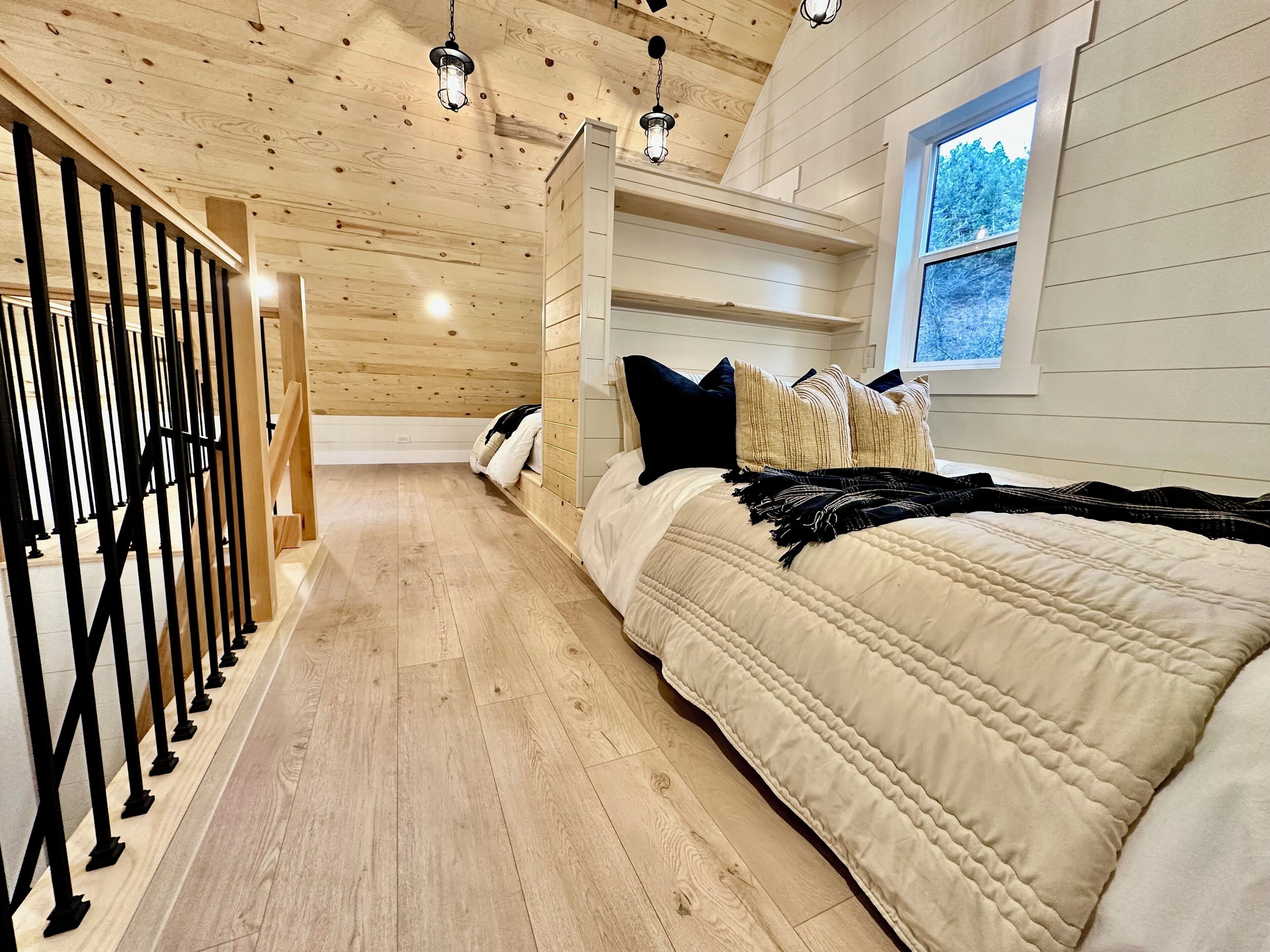 2 soverom, strykejern/-brett, reiseseng for barn og wi-fi