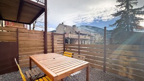 Outdoor dining - El Niu del Pirineu (Err)