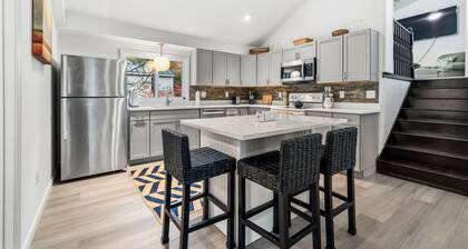 Spacious 4-bedroom house walking distance to York beaches. 2 baths