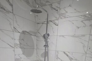 Image 10 - House - Sleeps 12 - Grove Park Station 8min walk (London)