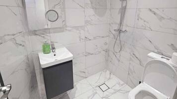 Shower, towels