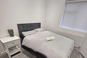 Room - House - Sleeps 12 - Grove Park Station 8min walk (London)