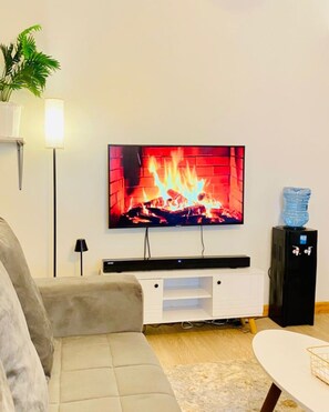 TV - Charming 2-Bed Apartment, Top Floor, Palm Ridge Vipingo, Kilifi – AC & Pool (Vipingo)