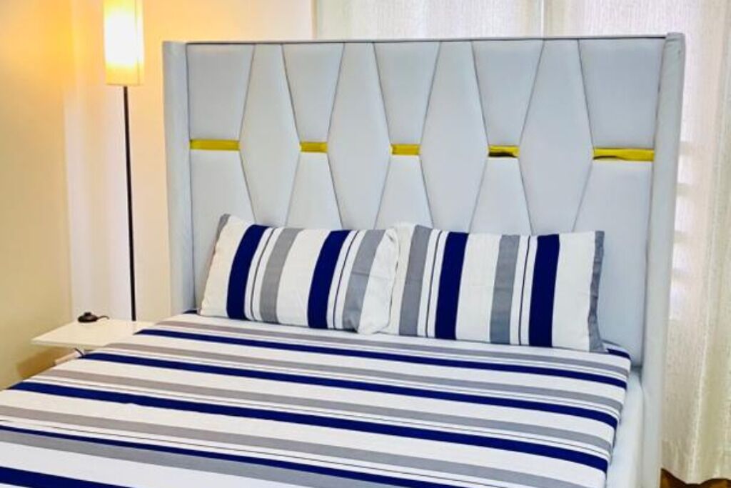 Fer et planche à repasser, accès Internet, draps fournis