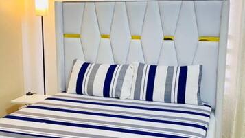 Fer et planche à repasser, accès Internet, draps fournis