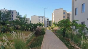 Property grounds - Charming 2-Bed Apartment, Top Floor, Palm Ridge Vipingo, Kilifi – AC & Pool (Vipingo)