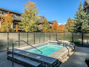 Pool - Contemporary 2BR w/ hot tub and Mountain Views (Dead Man`s Flats)