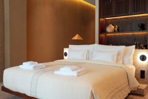 Egyptian cotton sheets, premium bedding, in-room safe, desk - The Craft Hotel Ubud (Ubud)