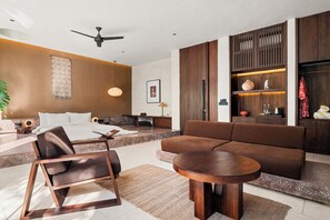 43-inch Smart TV with digital channels, Netflix, books - The Craft Hotel Ubud (Ubud)