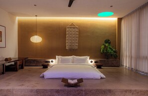 Egyptian cotton sheets, premium bedding, in-room safe, desk