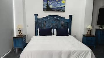 Iron/ironing board, WiFi, bed sheets