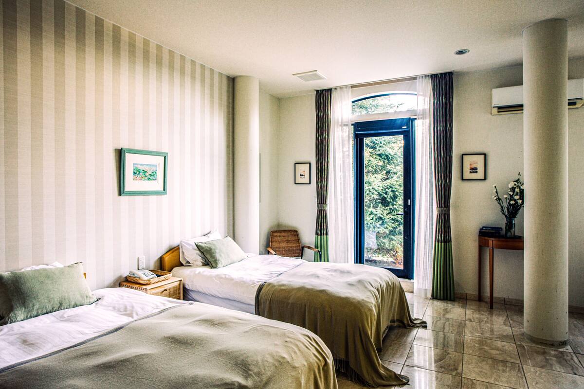 Basic Twin Room, Garden View