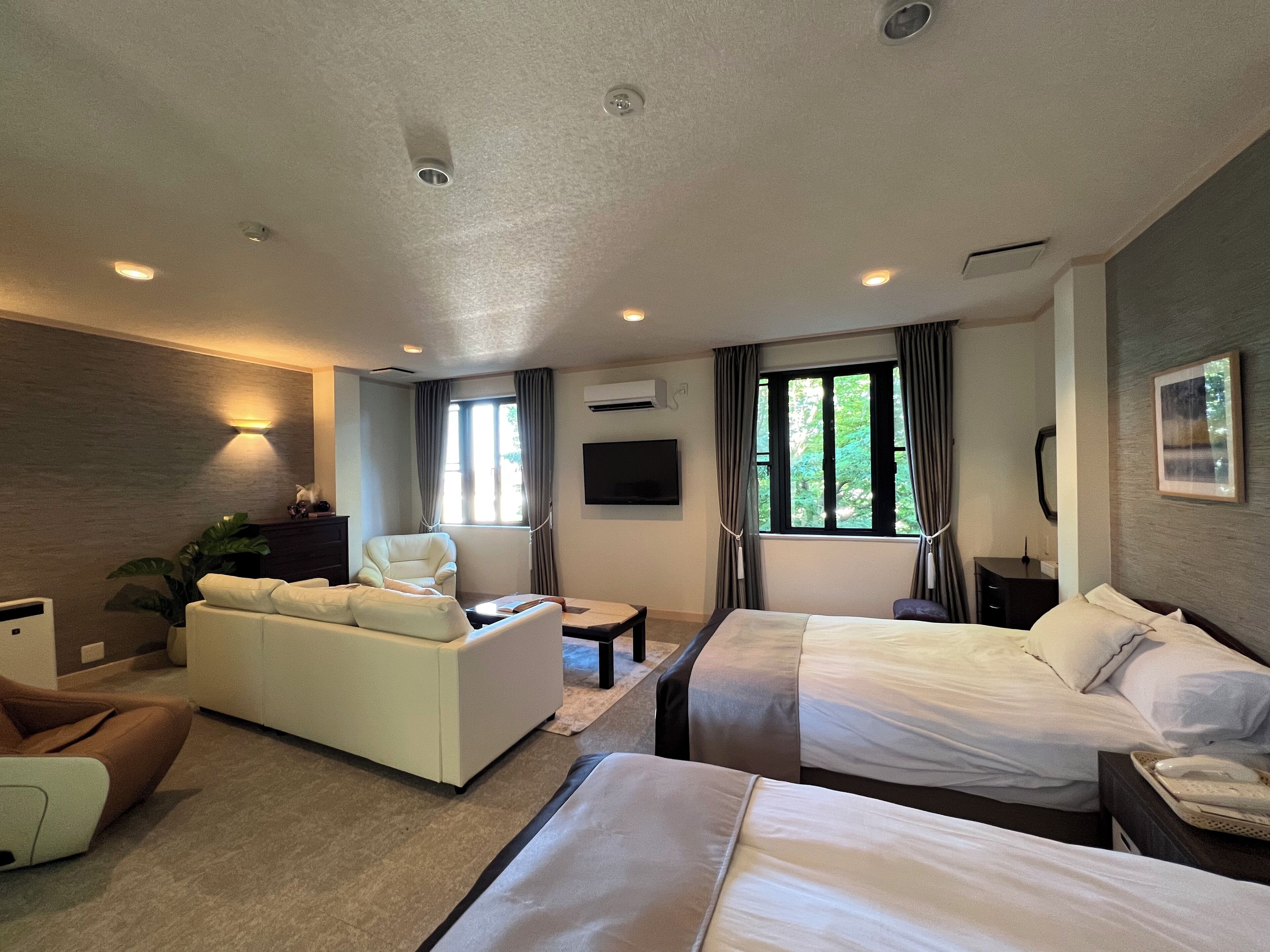 豪華雙床房, 花園景觀 | 遮光布/窗簾、免費無線上網