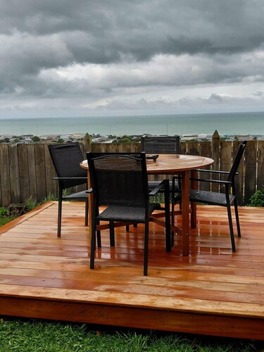 Come Relax at Hilltop Nest Retreat with Ocean Views