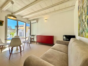Flat-screen TV - " Il Borgo Apartments " (Bari Sardo)