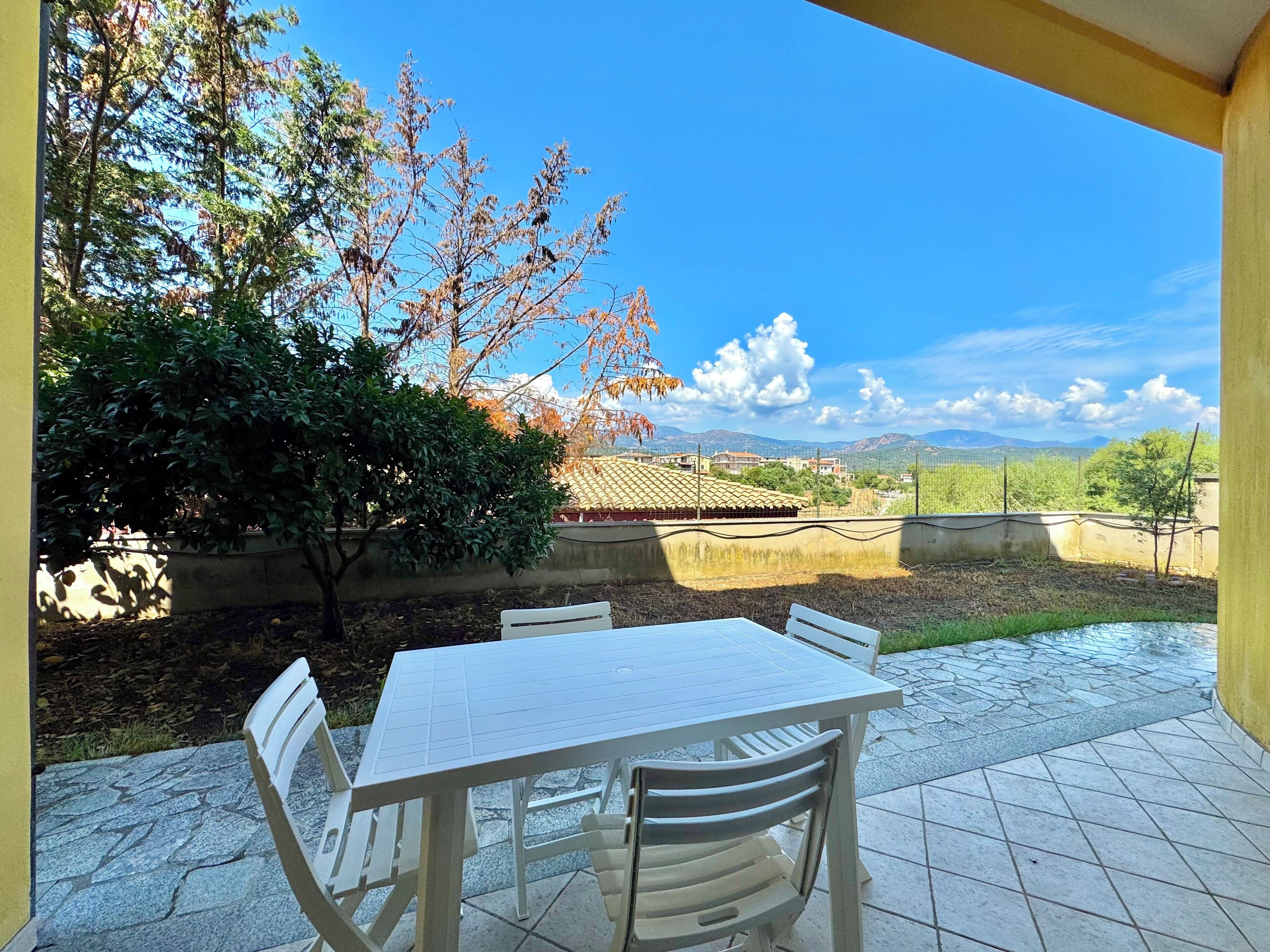 屋外ダイニングエリア