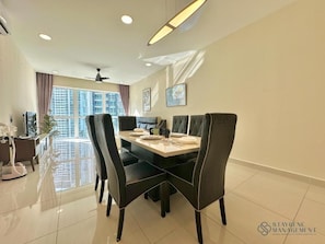 Apartament Comfort, 2 dormitoris, vistes a la ciutat | Servei de restauració