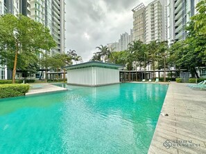 Outdoor pool - Medini Signature Legoland By Stayrene (Iskandar Puteri)