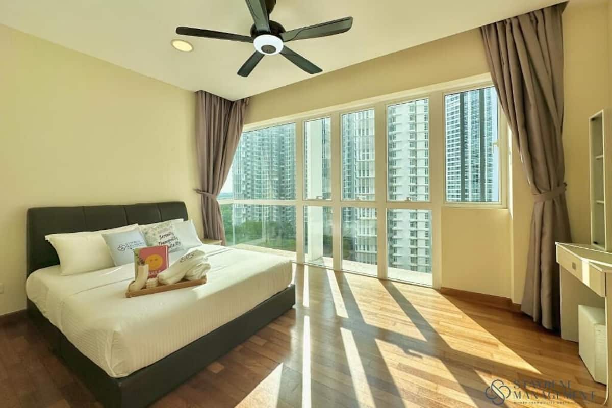 Blackout curtains, iron/ironing board, free WiFi