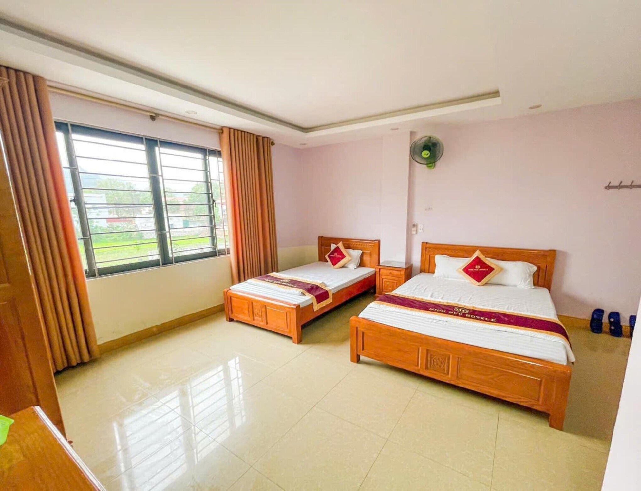 Triple Room | Free WiFi, bed sheets