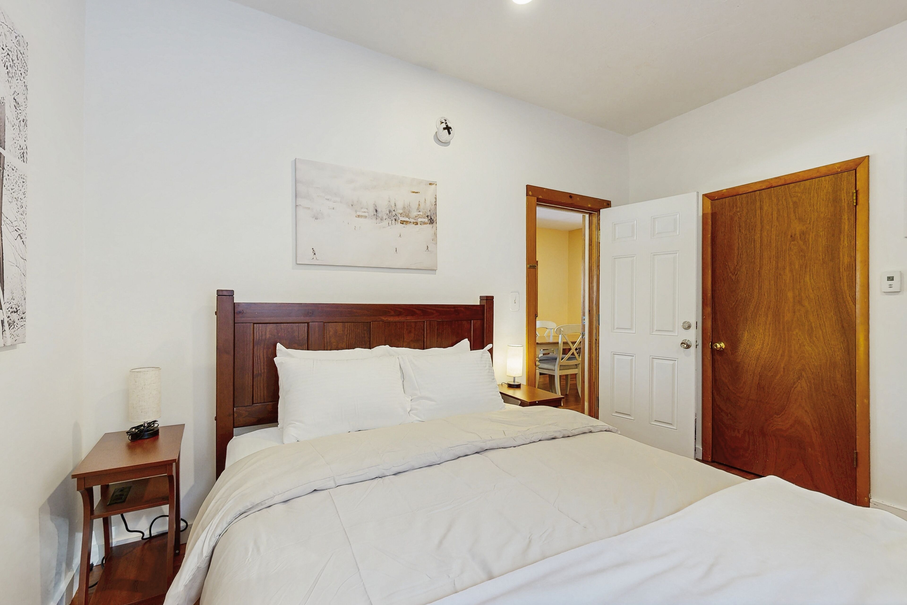 4 quartos, acesso à internet, roupa de cama