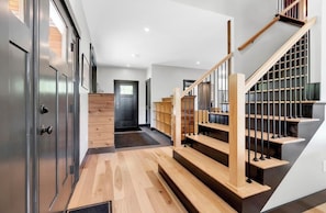 Interior - Cozy & Modern Ski Getaway Hot Tub Near Sunday River & Mt Abram-Sleeps 16+ (Bethel)