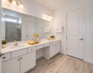 Shower, hair dryer, towels, soap - 13BR Resort Villa, Sleeps 30, Pool, Near Disney (Kissimmee)