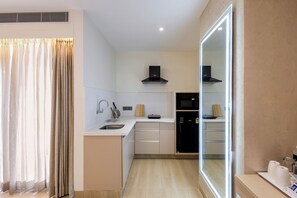 Premium Studio Suite | Private kitchen - Regenta Z Sunrise Gachibowli Hyderabad (Hyderabad)