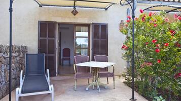 屋外ダイニングエリア