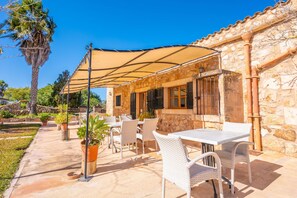 Outdoor dining - AGROTURISMO MONDRAGO (ANTIC NA MARTINA) - DB CON TERRAZA (Santanyí)