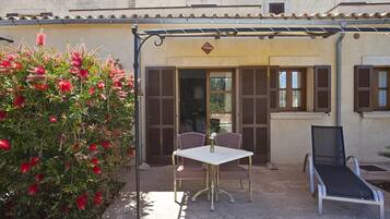 屋外ダイニングエリア