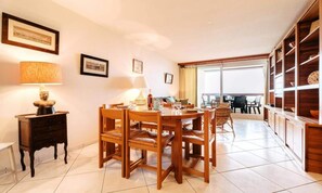 Dining - 4 Rooms for 6 People (Carnac)