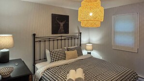 3 bedrooms, in-room safe, free WiFi, bed sheets - Roberts Landing (Parry Sound)
