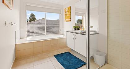 StayAU Modern Sanctuary Mins Ct&Airport