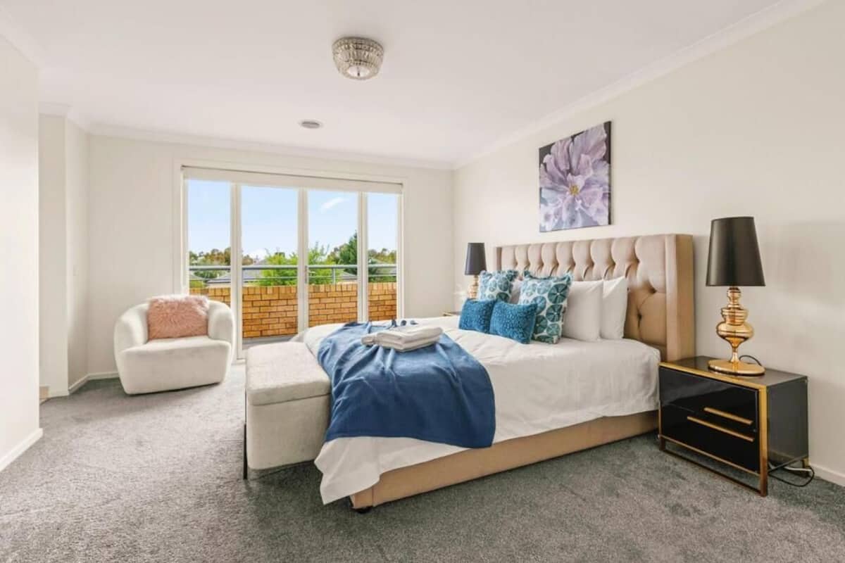 Hus Deluxe - utsikt mot trädgården | Mörkläggningsgardiner, strykjärn/strykbräda och gratis wi-fi