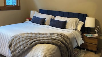 6 slaapkamers, een bureau, een strijkplank/strijkijzer, gratis wifi