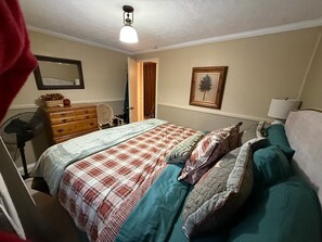 Escrivaninha, ferros/tábuas de passar roupa, Wi-Fi de cortesia