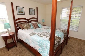 3 bedrooms, WiFi, bed sheets - Cozy Condo in Canterbury Village (Naples)