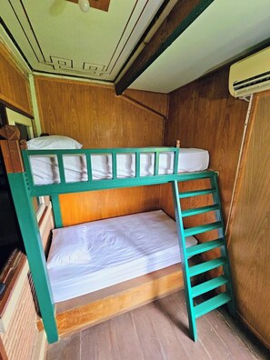 Standardværelse til 4 personer | Gratis Wi-Fi