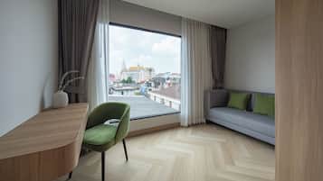 Premier Room, 1 King Bed, City View | In-room safe, laptop workspace, blackout drapes, soundproofing
